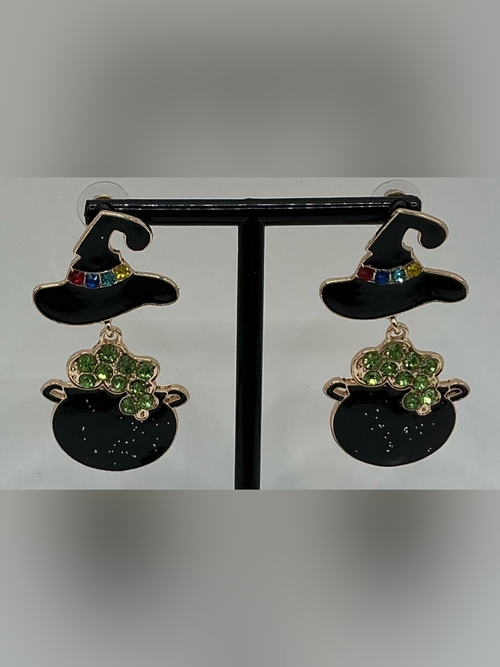 ENAMEL AND RHINESTONE WITCH CAULDRON AND HAT PIERCED EARRINGS NWOT - Picture 2 of 2